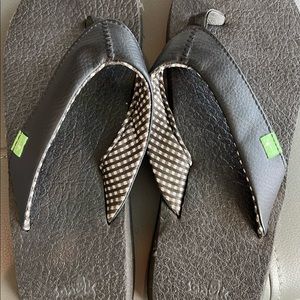 Sanuk Flip Flops